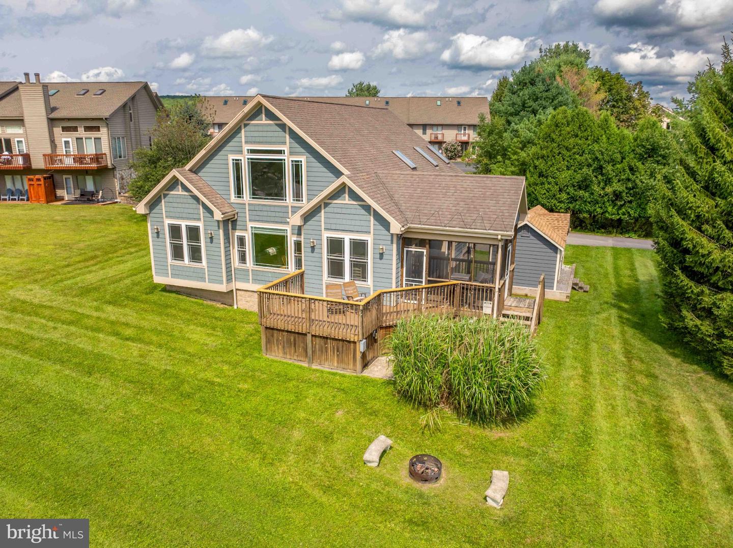 296 Lake Pointe Dr Property Photo 4