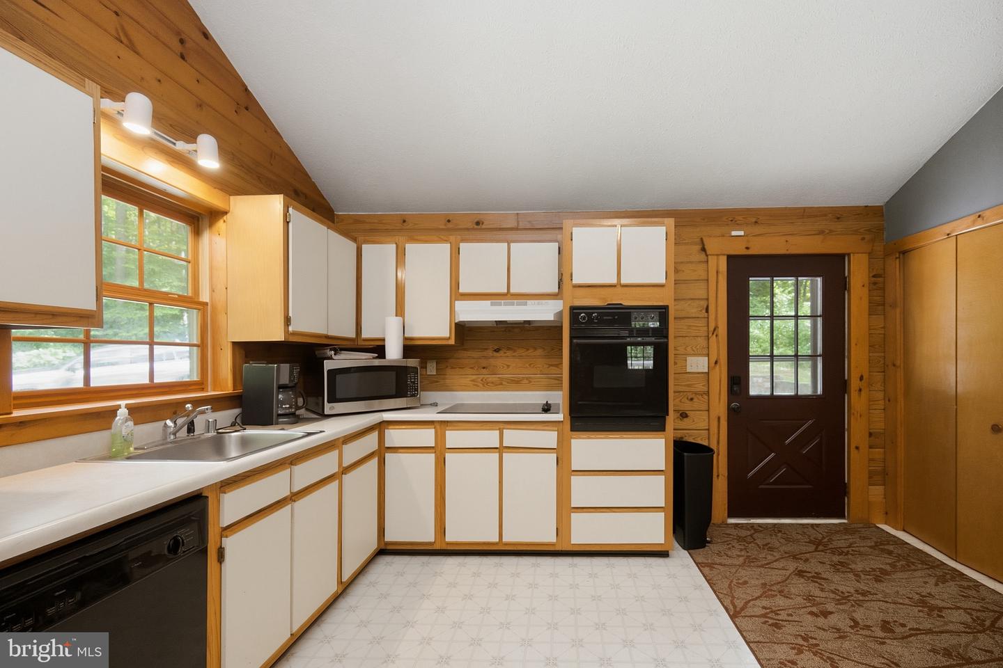 230 Springhouse Way Property Photo 11