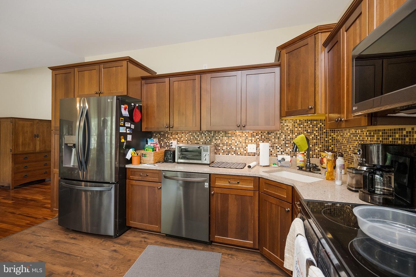 137 Youngwood Ln Property Photo 12