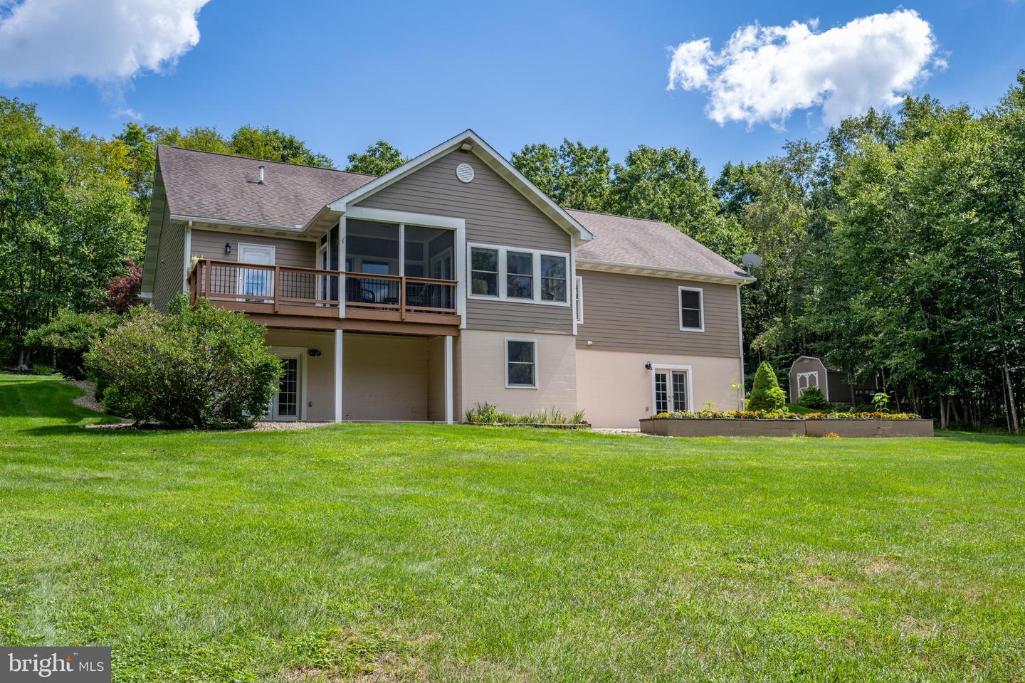 137 Youngwood Ln Property Photo 67