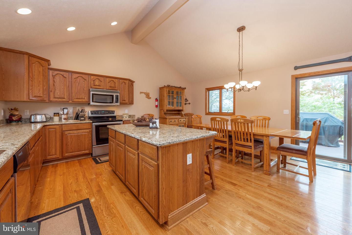 395 Woodlands Hill Ln Property Photo 16
