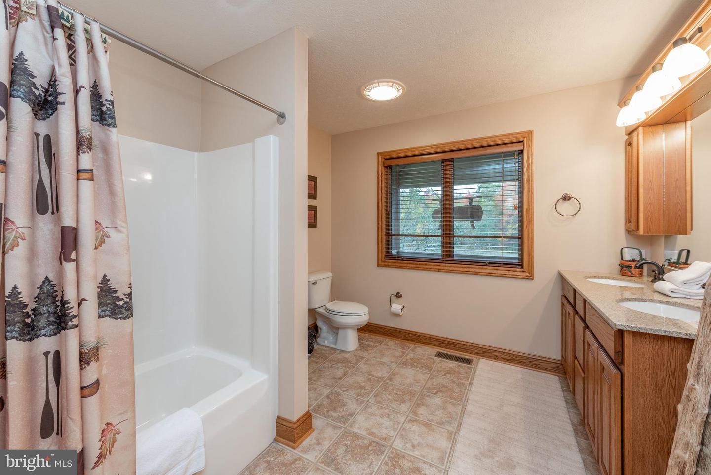 395 Woodlands Hill Ln Property Photo 21