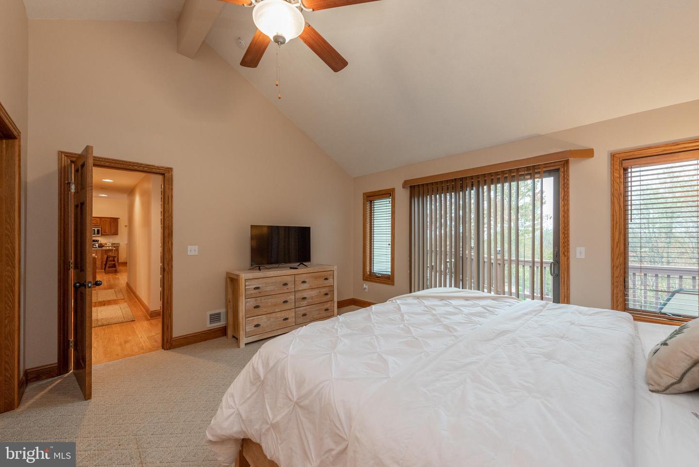 395 Woodlands Hill Ln Property Photo 23