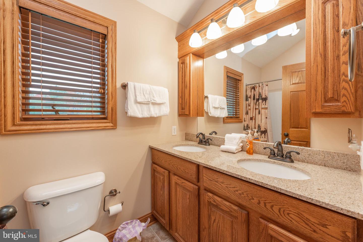 395 Woodlands Hill Ln Property Photo 25