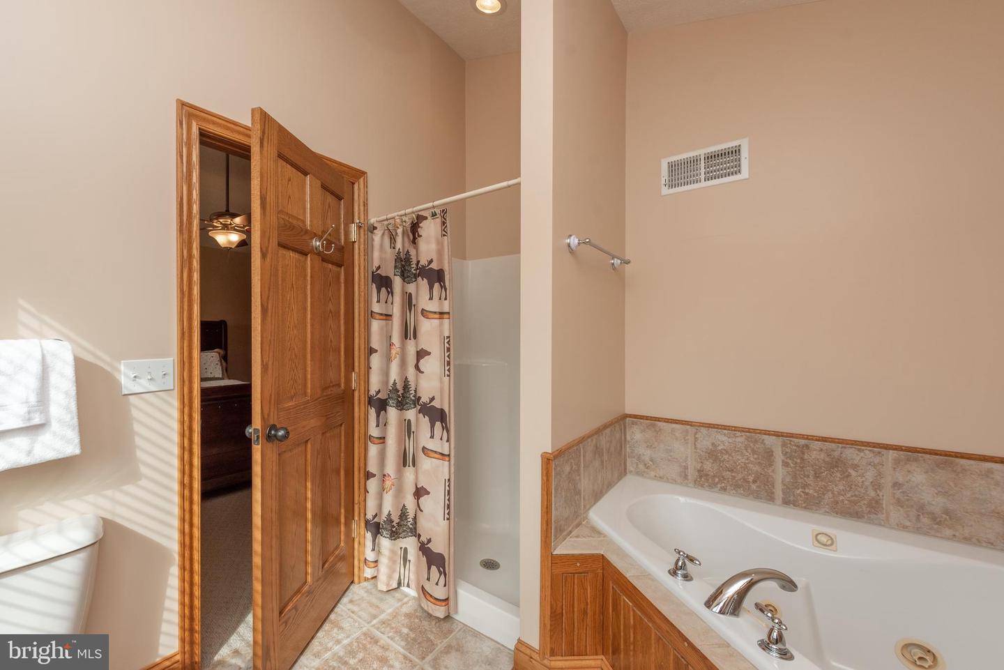 395 Woodlands Hill Ln Property Photo 32
