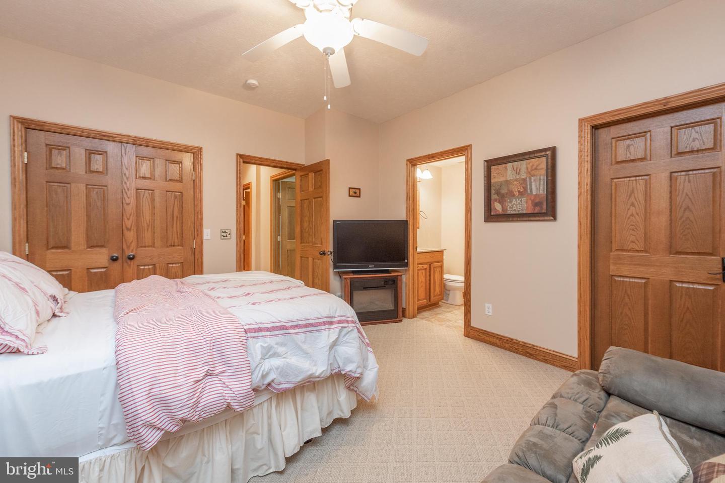 395 Woodlands Hill Ln Property Photo 38