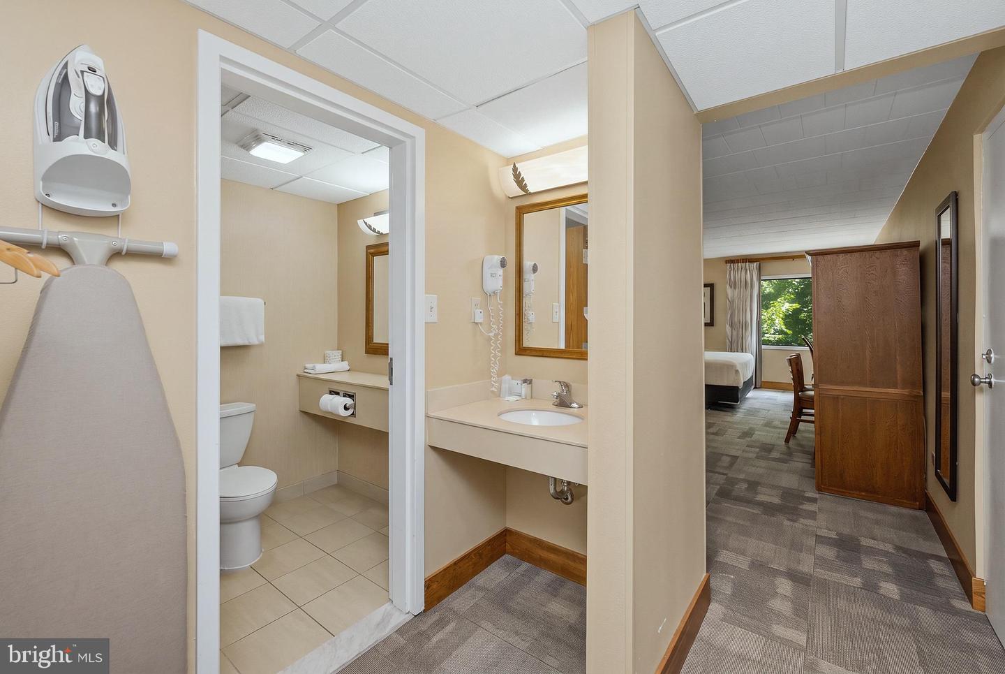 290 Marsh Hill Rd #222a Property Photo 10