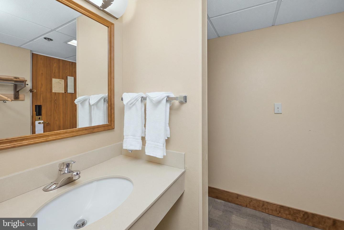 290 Marsh Hill Rd #222a Property Photo 27