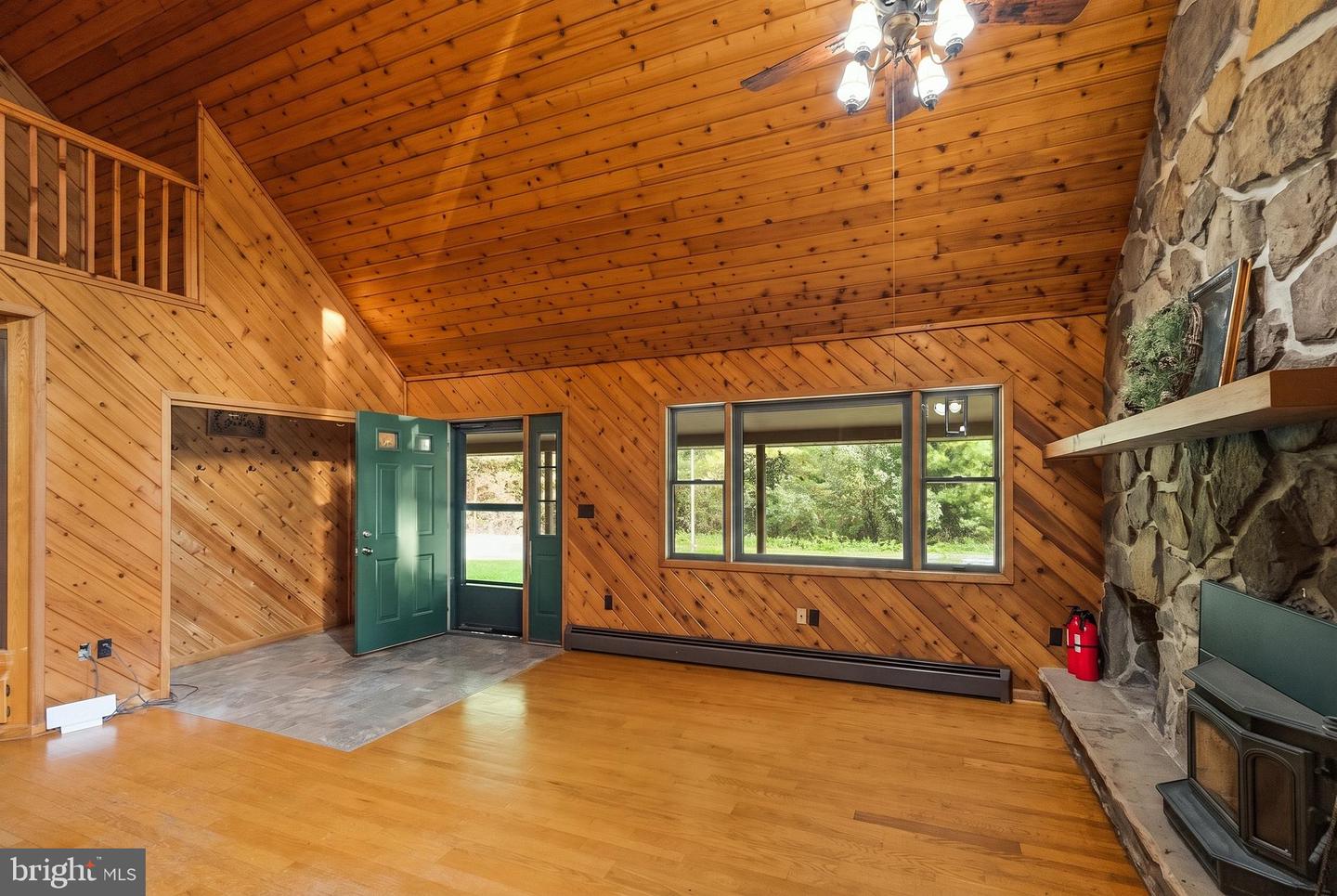 5847 Bittinger Rd Property Photo 7
