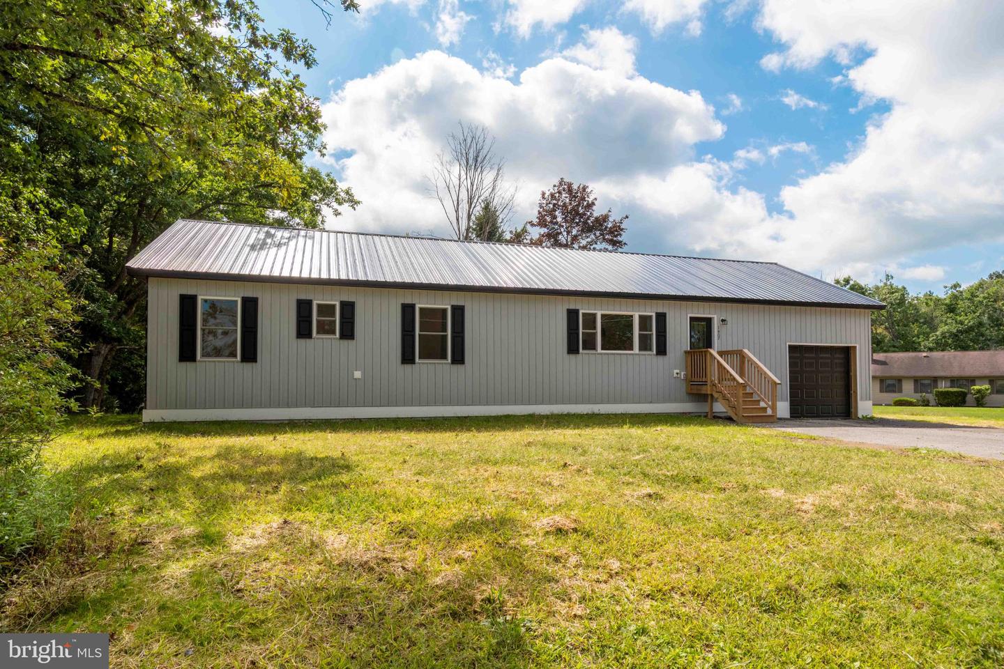 1407 Broadford Rd Property Photo 4