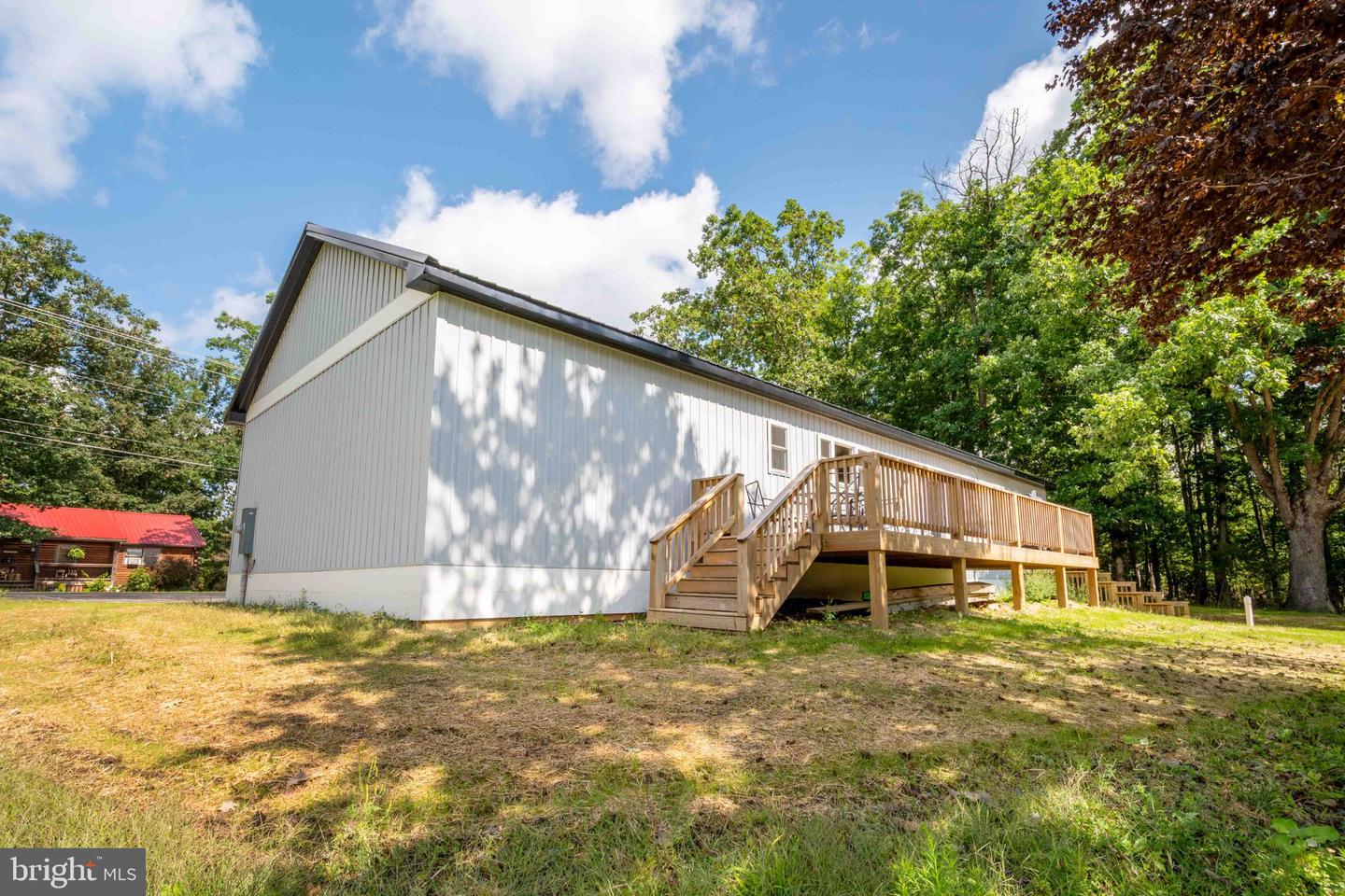 1407 Broadford Rd Property Photo 6