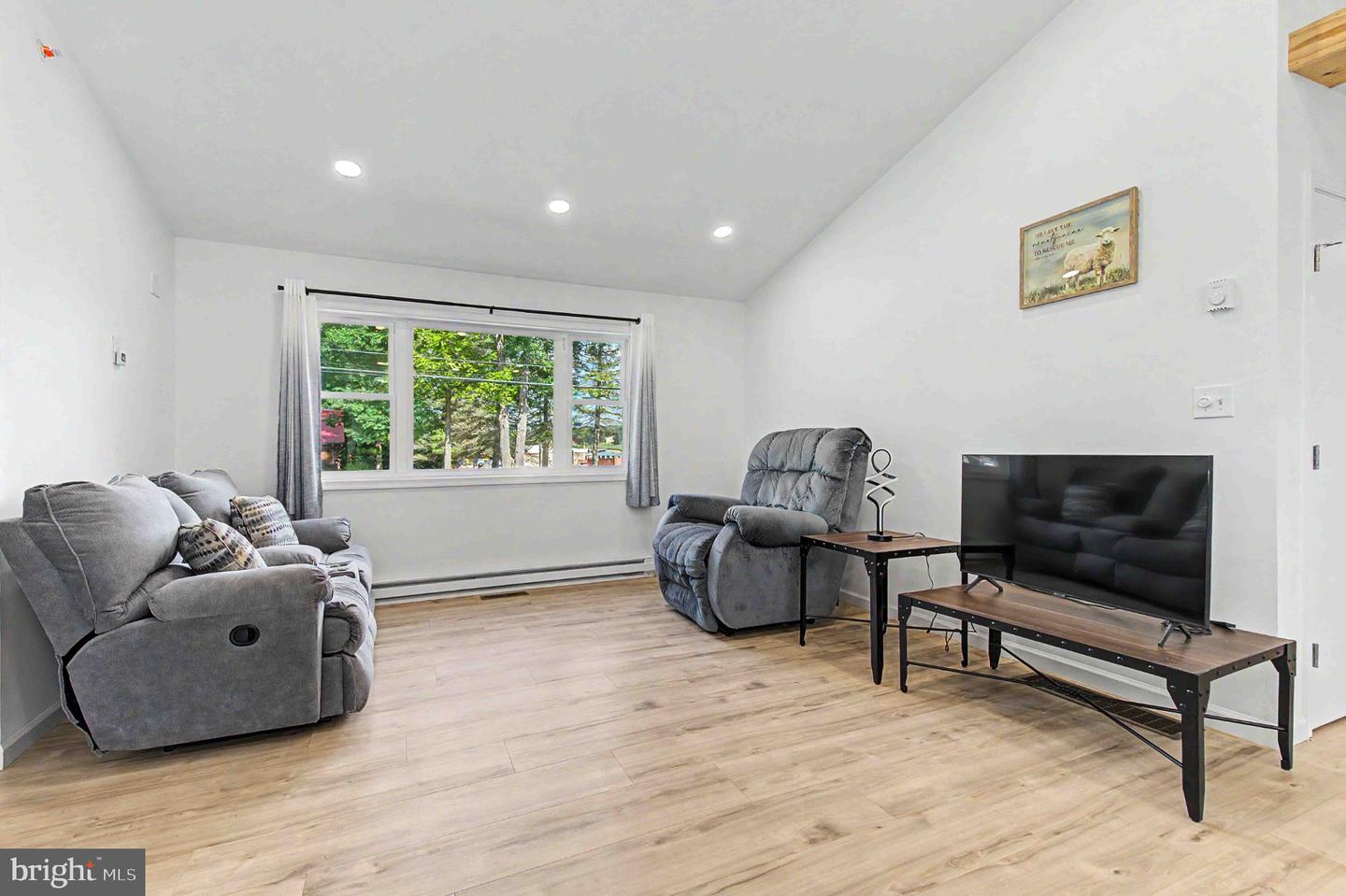 1407 Broadford Rd Property Photo 19