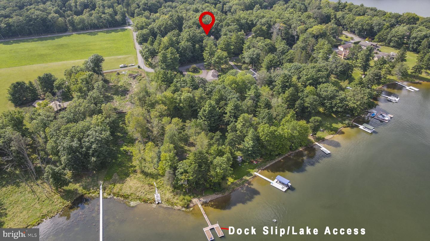 925 Pine Tree Point Rd Property Photo 5