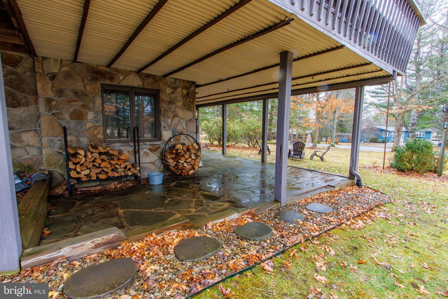 925 Pine Tree Point Rd Property Photo 10