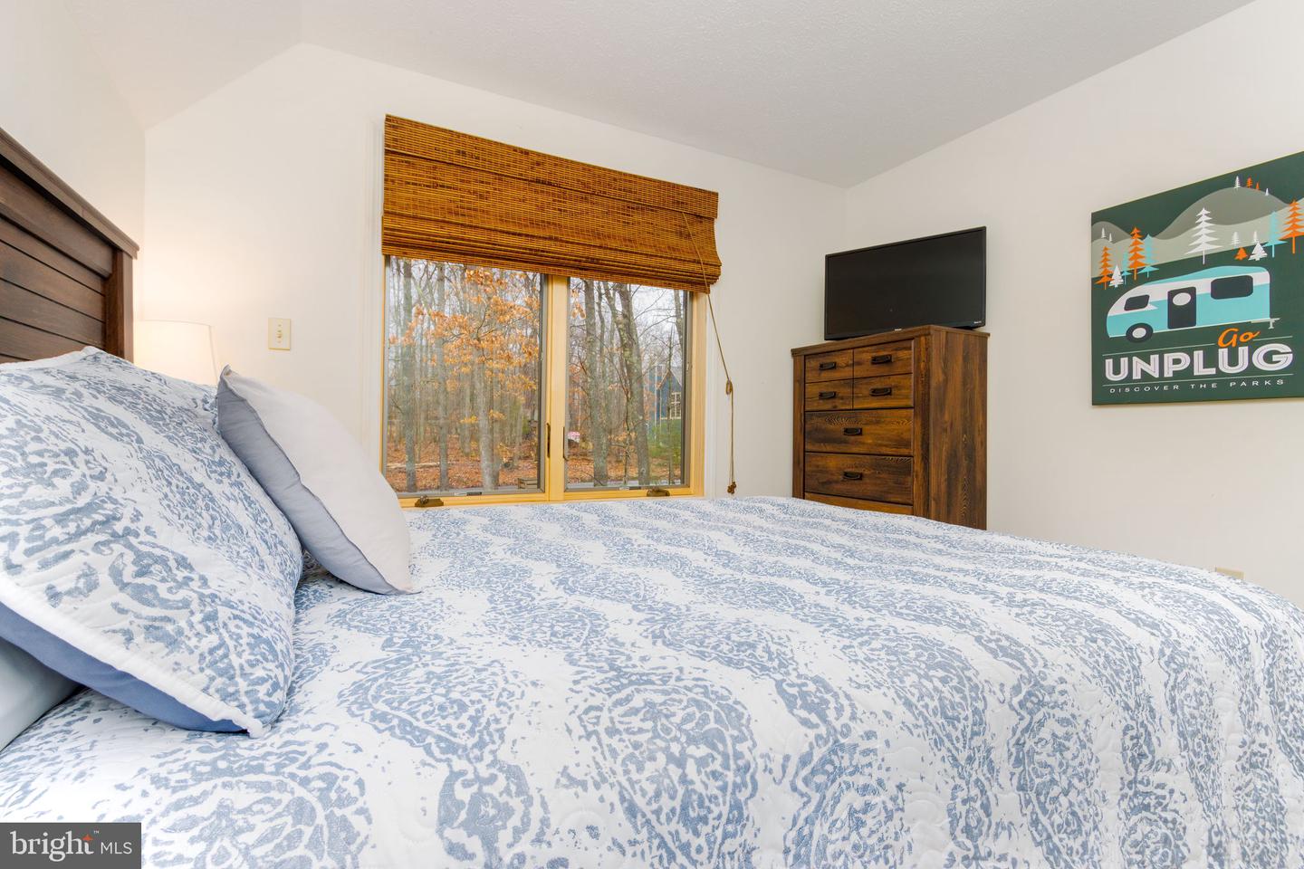 925 Pine Tree Point Rd Property Photo 44