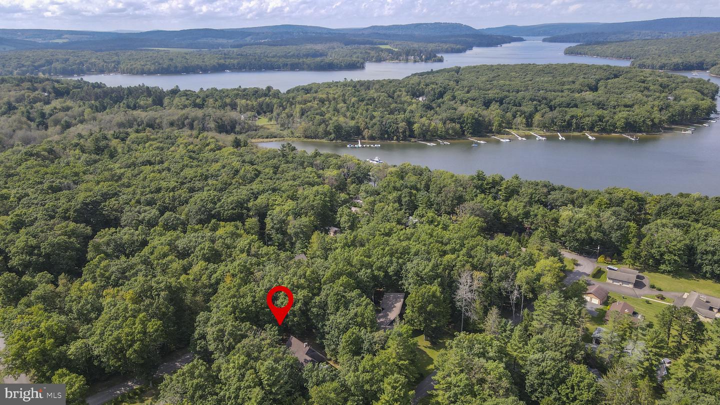 925 Pine Tree Point Rd Property Photo 53