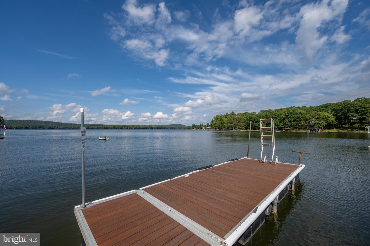 925 Pine Tree Point Rd Property Photo 56