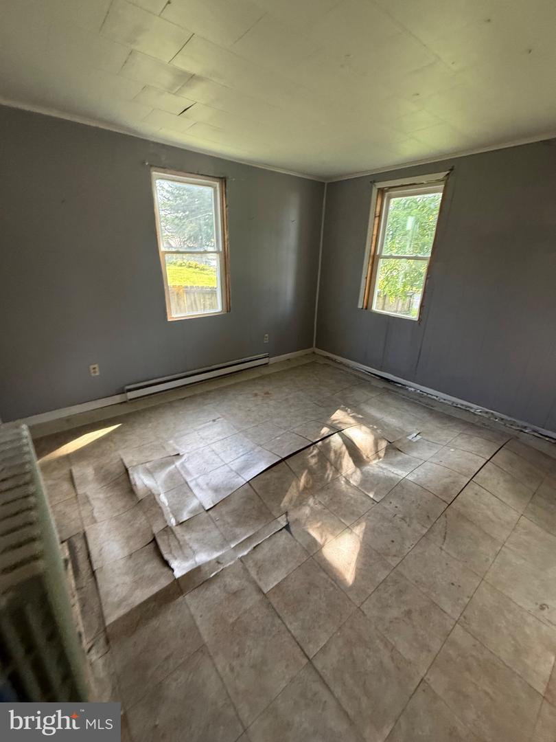 102 Roanoke Ave Property Photo 22