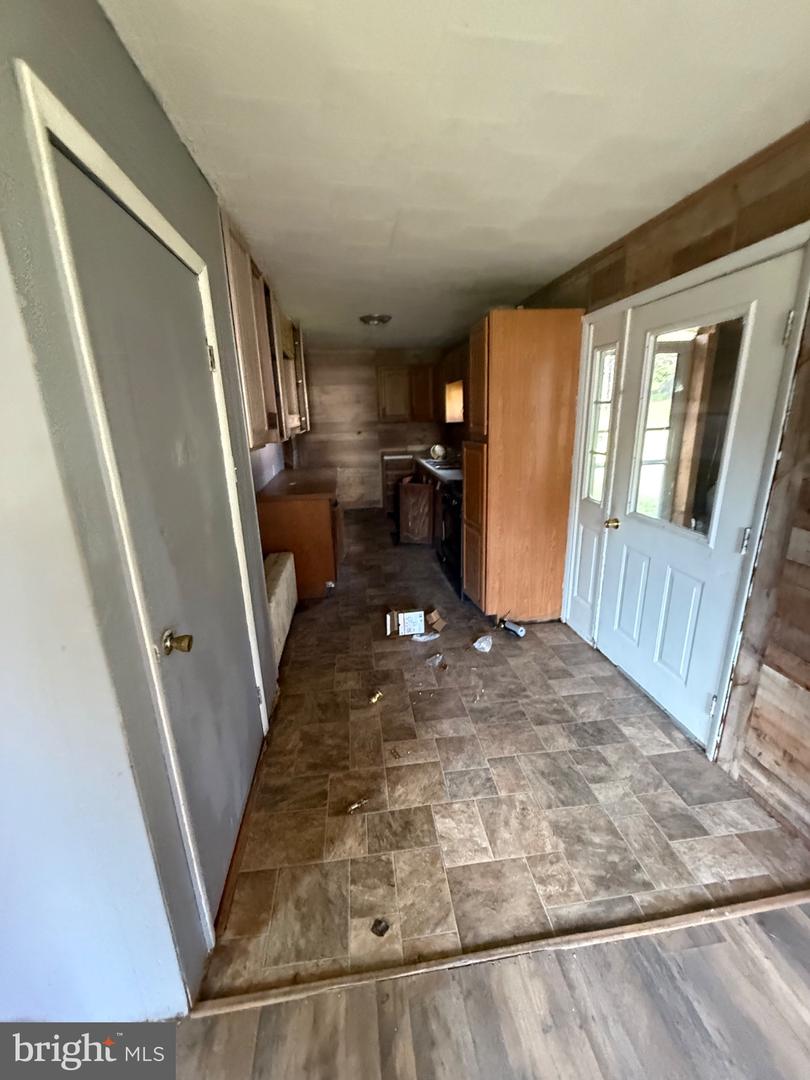 102 Roanoke Ave Property Photo 29
