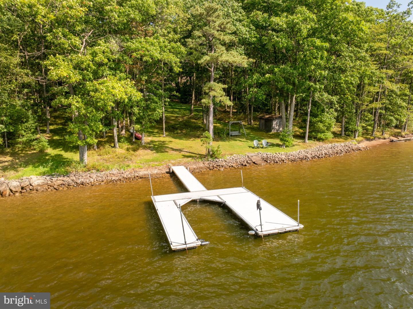 1677 Shoreline Dr Property Photo 14