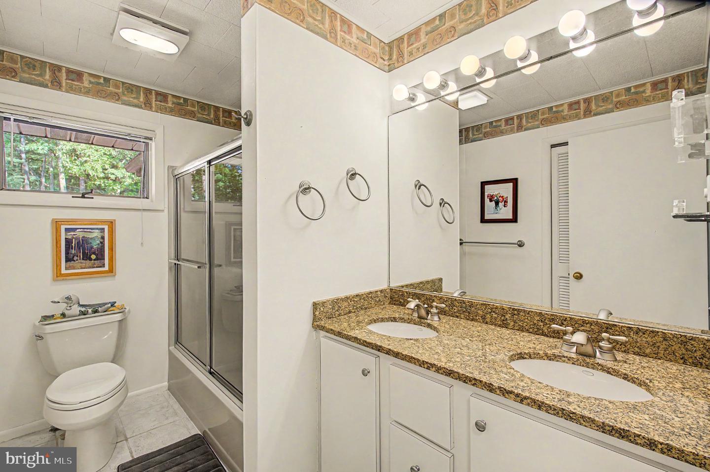 1677 Shoreline Dr Property Photo 47