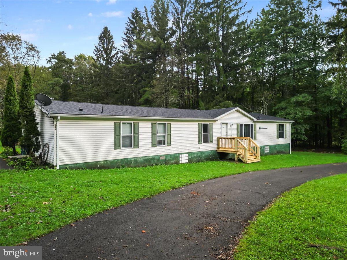 586 Bray School Rd Property Photo 4