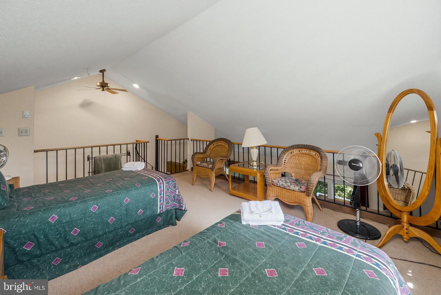 19 Slopeside Ter #10e Property Photo 52