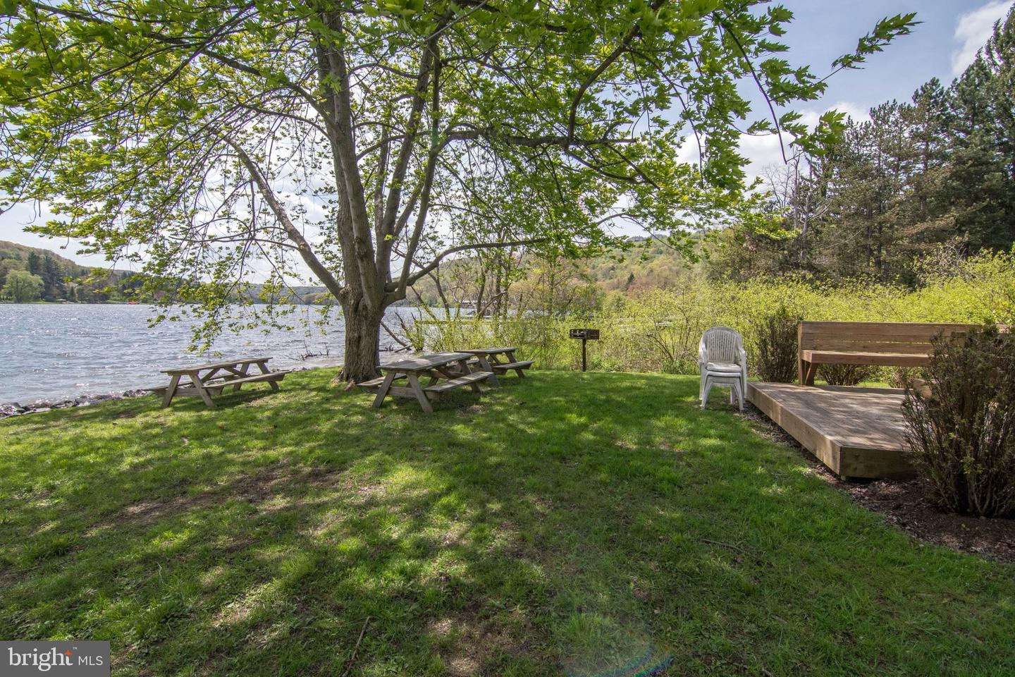 19 Slopeside Ter #10e Property Photo 60