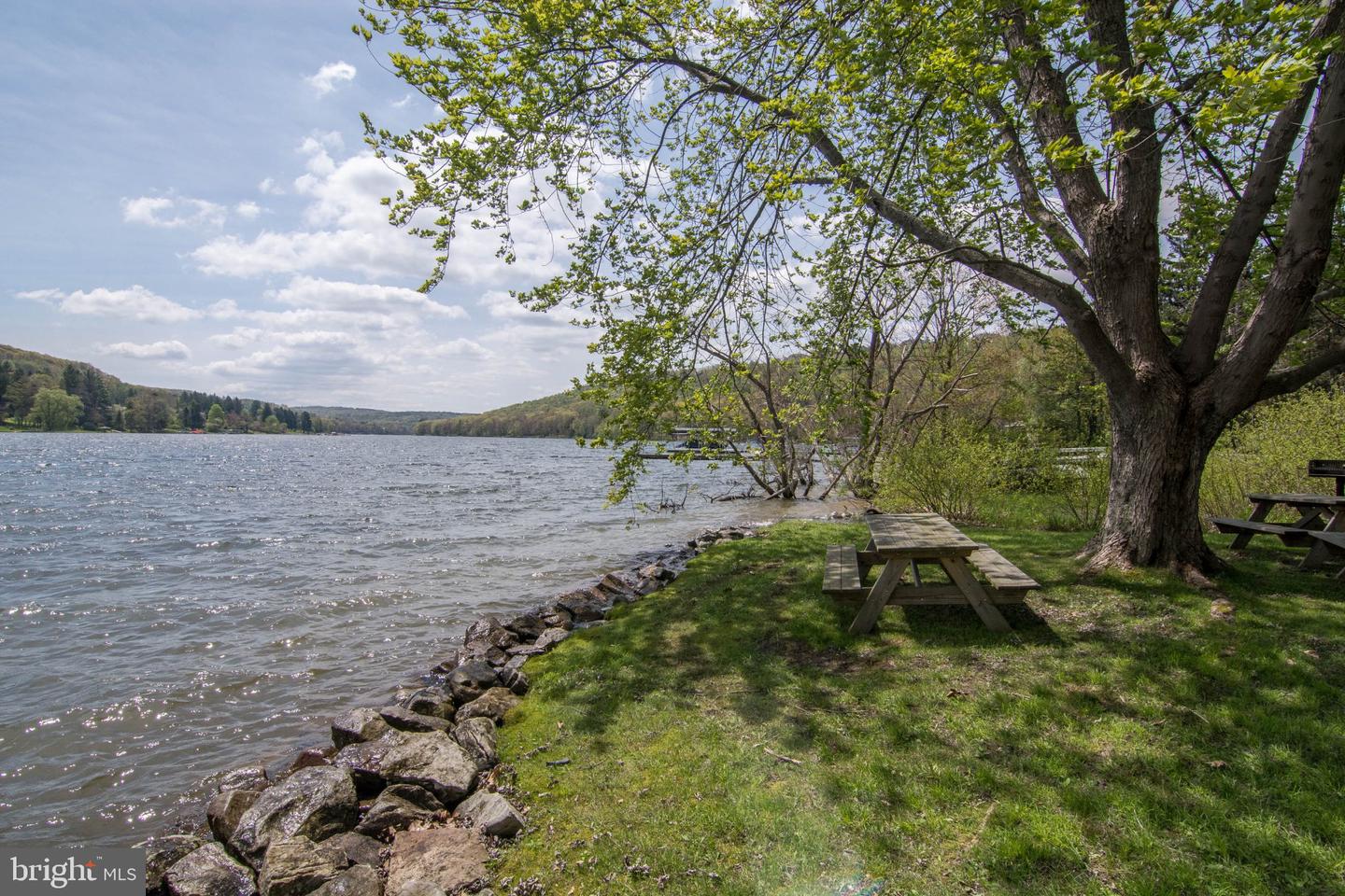 19 Slopeside Ter #10e Property Photo 62
