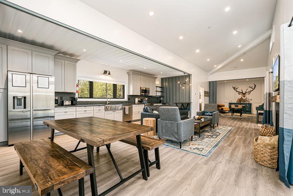 100 San Francisco St Property Photo 10