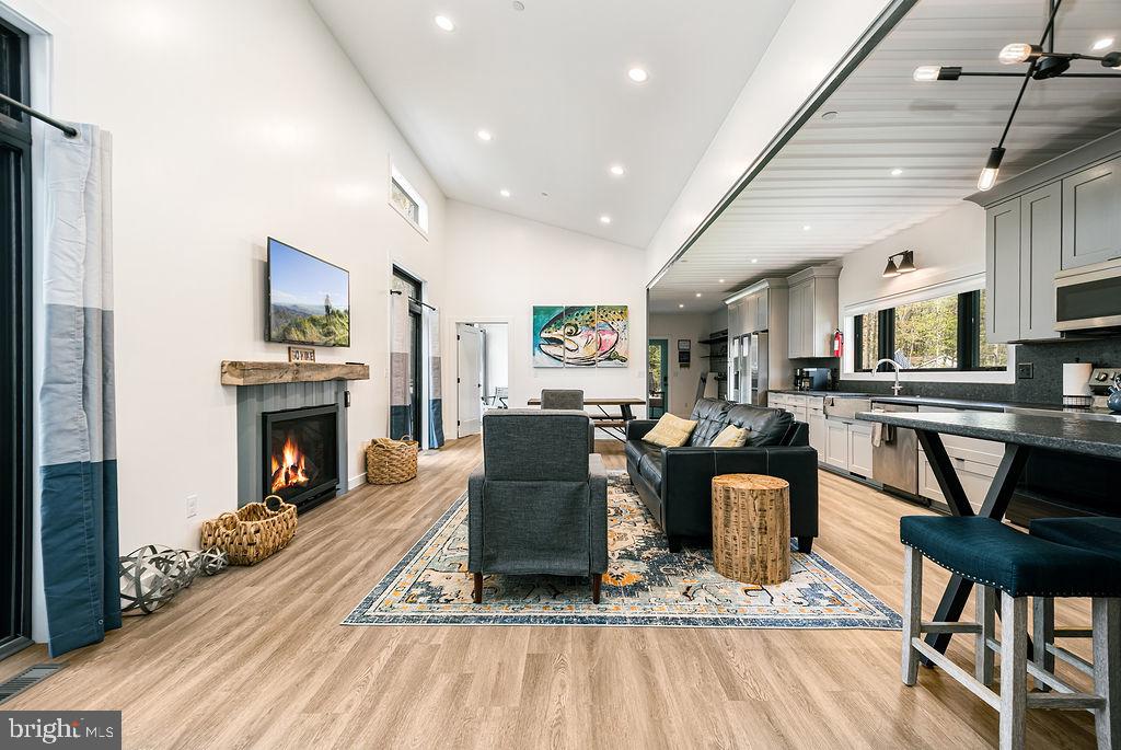 100 San Francisco St Property Photo 17