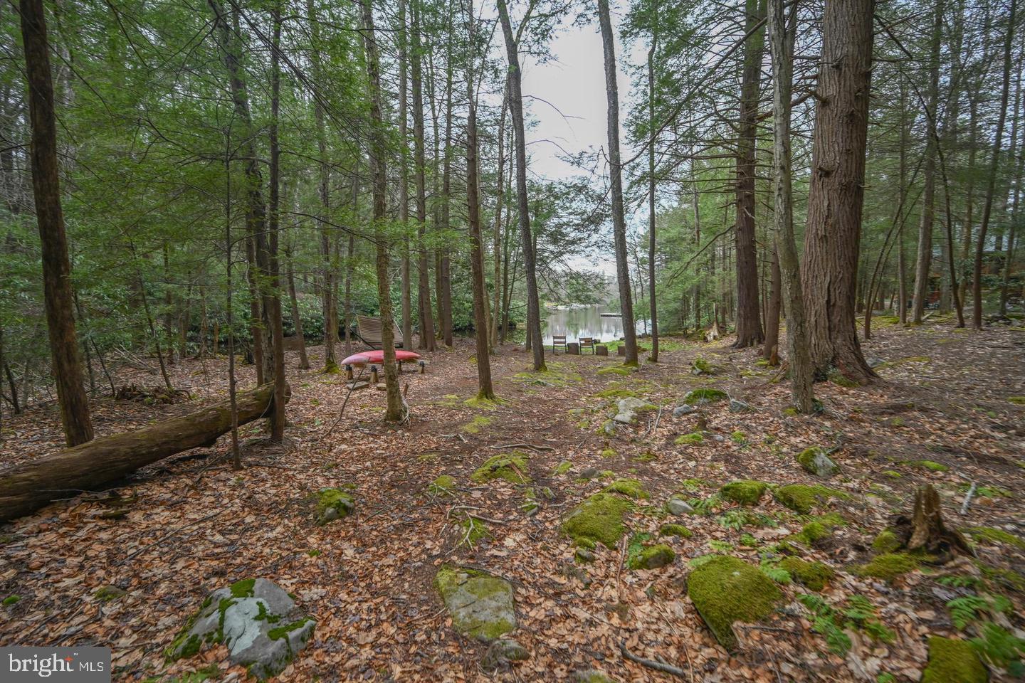 285 Lakeshore Dr Property Photo 44