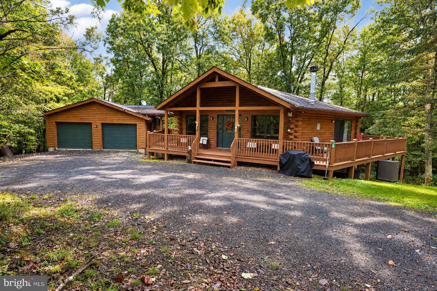 870 HUNTERS RIDGE DR Property Photo 1