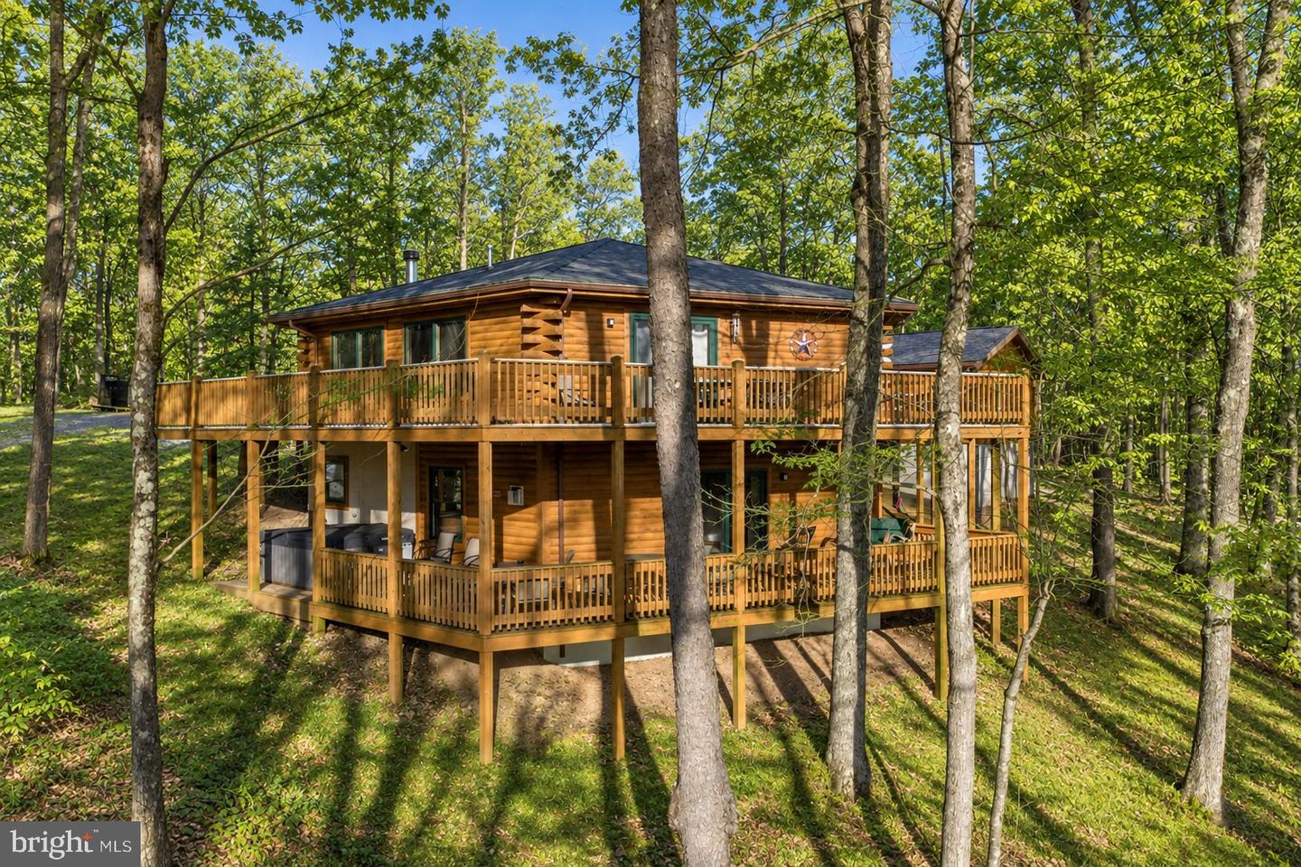 870 Hunters Ridge Dr Property Photo 3