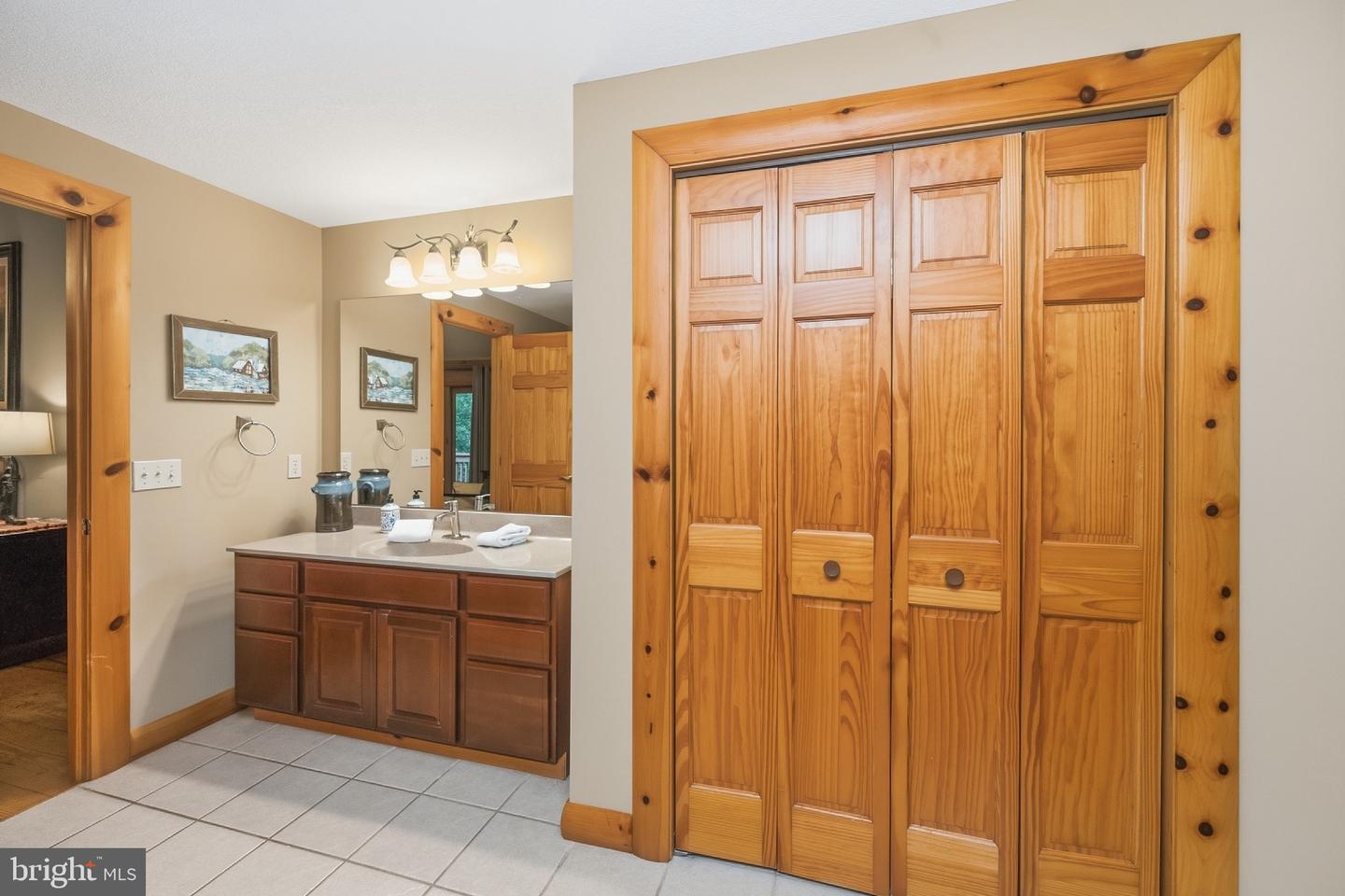 870 Hunters Ridge Dr Property Photo 28