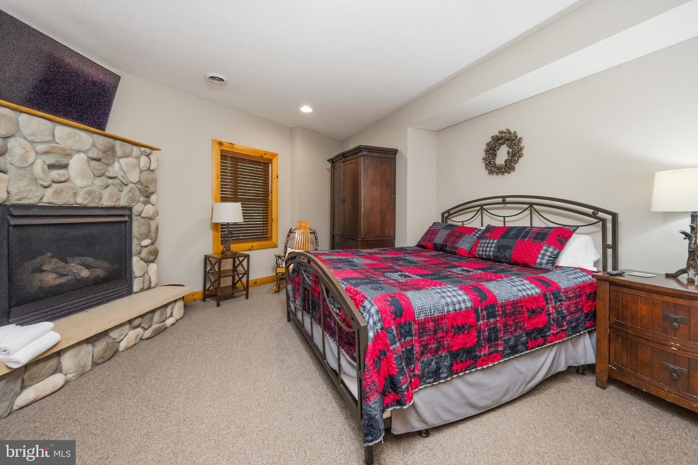 870 Hunters Ridge Dr Property Photo 42