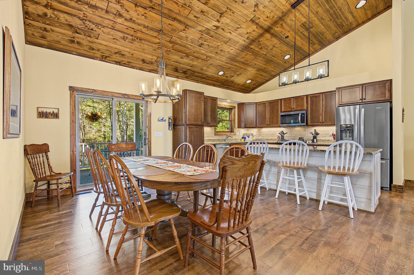 128 College Heights Ct Property Photo 8