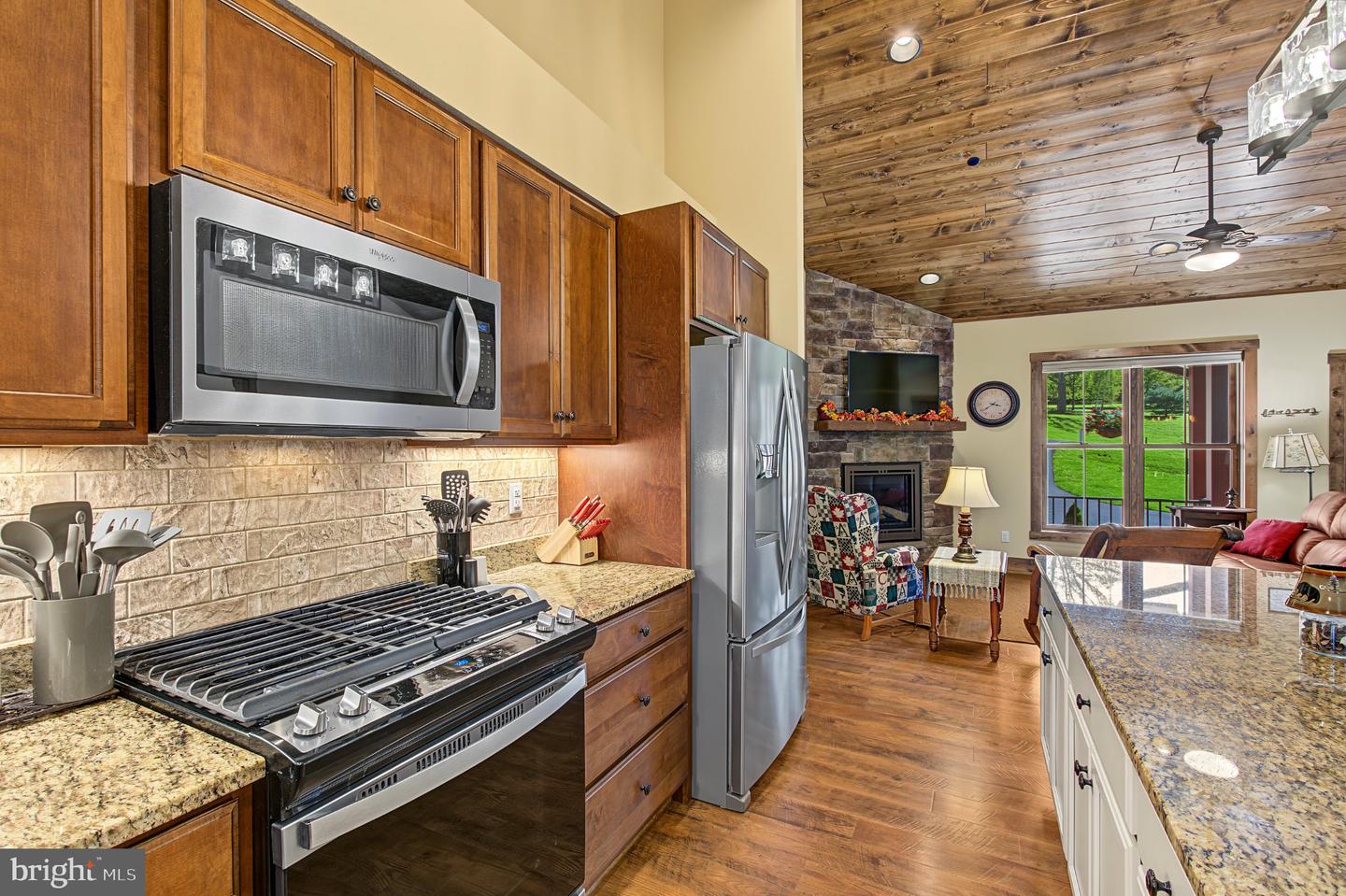 128 College Heights Ct Property Photo 13