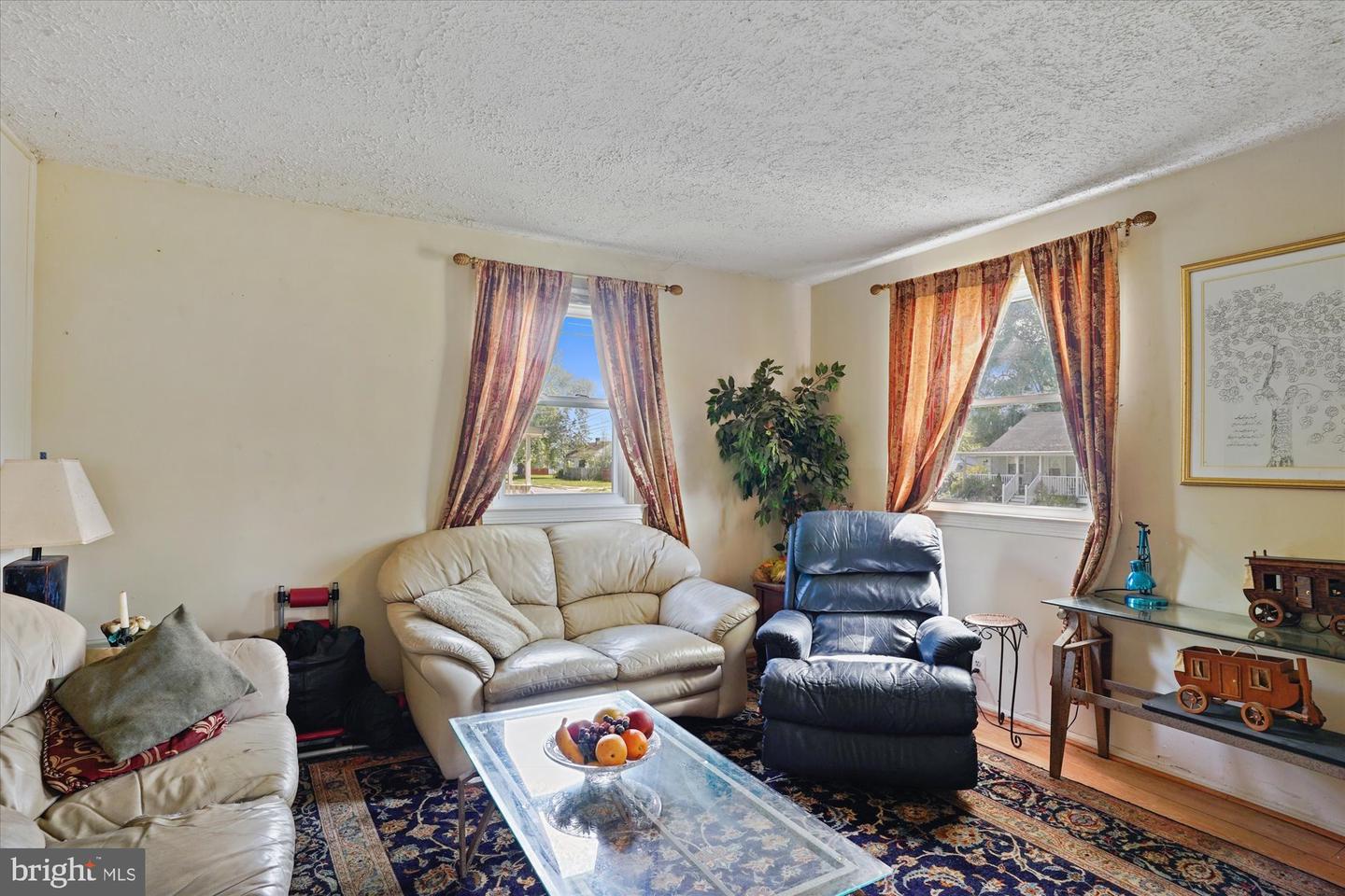 155 Deen Ave E Property Photo 4