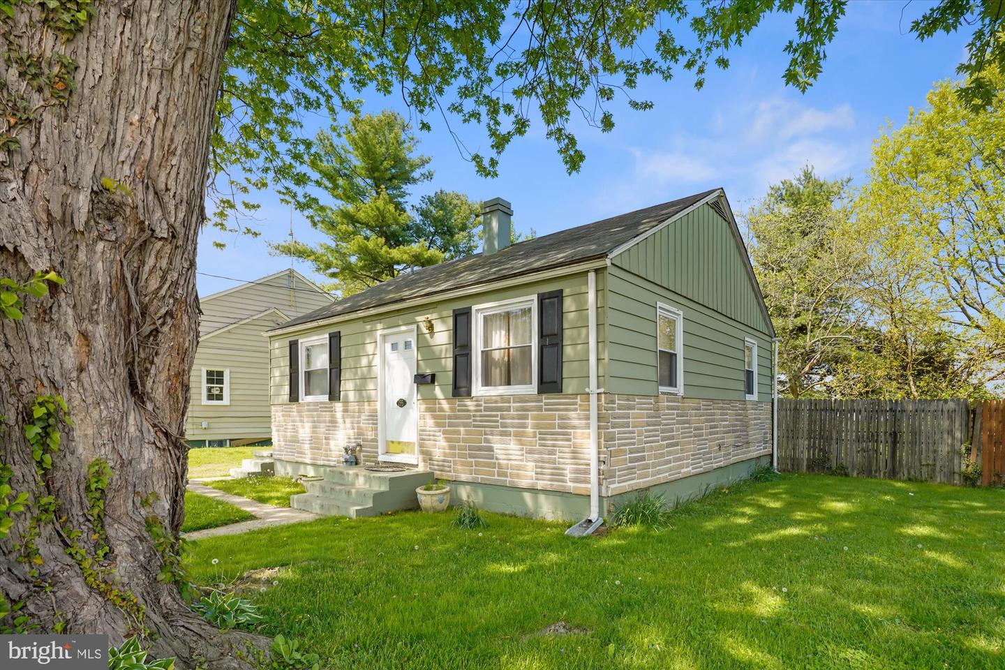 155 Deen Ave E Property Photo 16