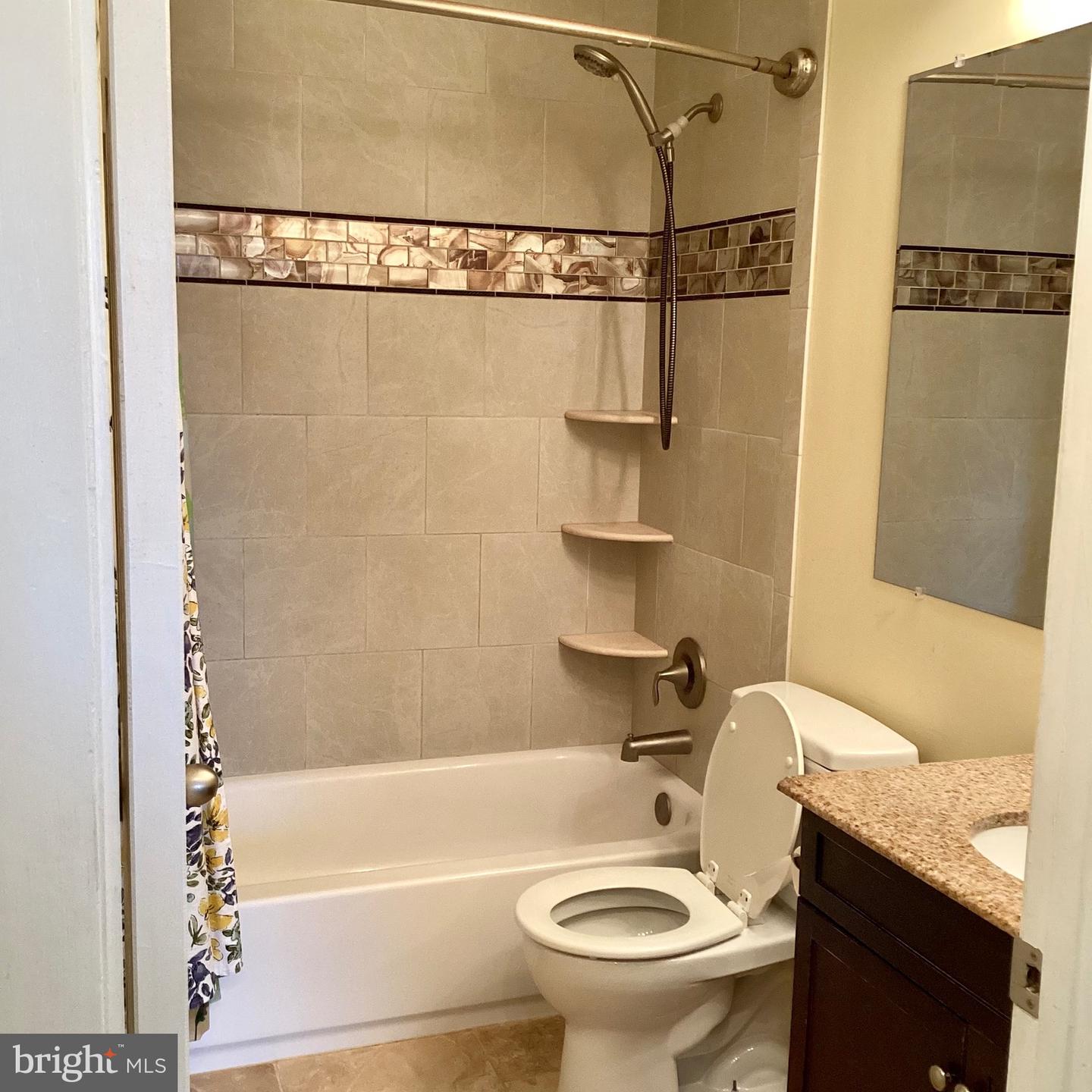 302 Royal Oak Dr Property Photo 17