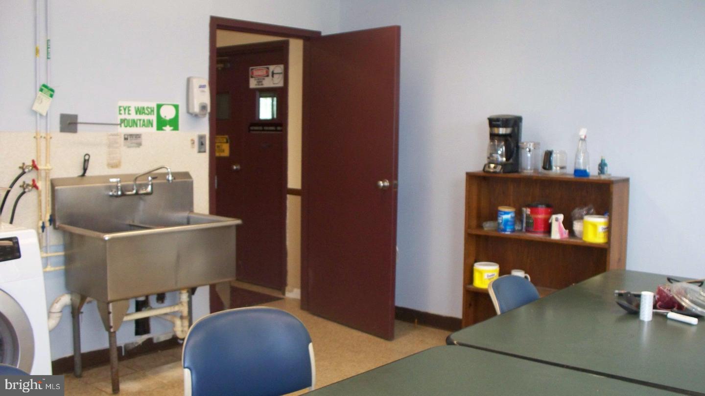 1414 Harkins Rd #west Side Office Property Photo 8