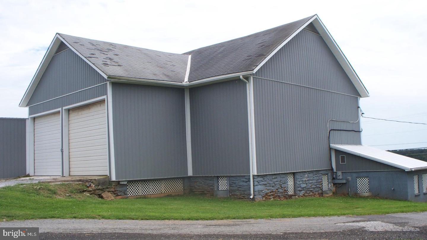 1414 Harkins Rd #bank Barn Property Photo 2
