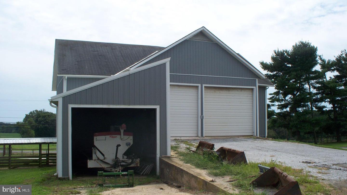 1414 Harkins Rd #bank Barn Property Photo 4