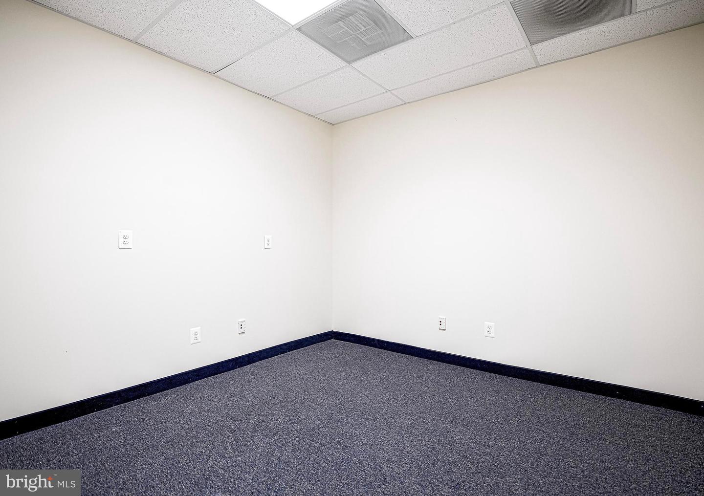 103 Main St #b Property Photo 3