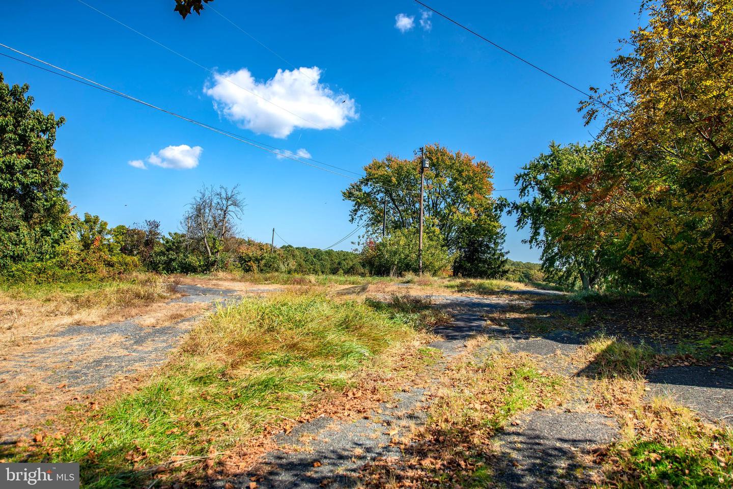 2309 Ady Rd Property Photo 17