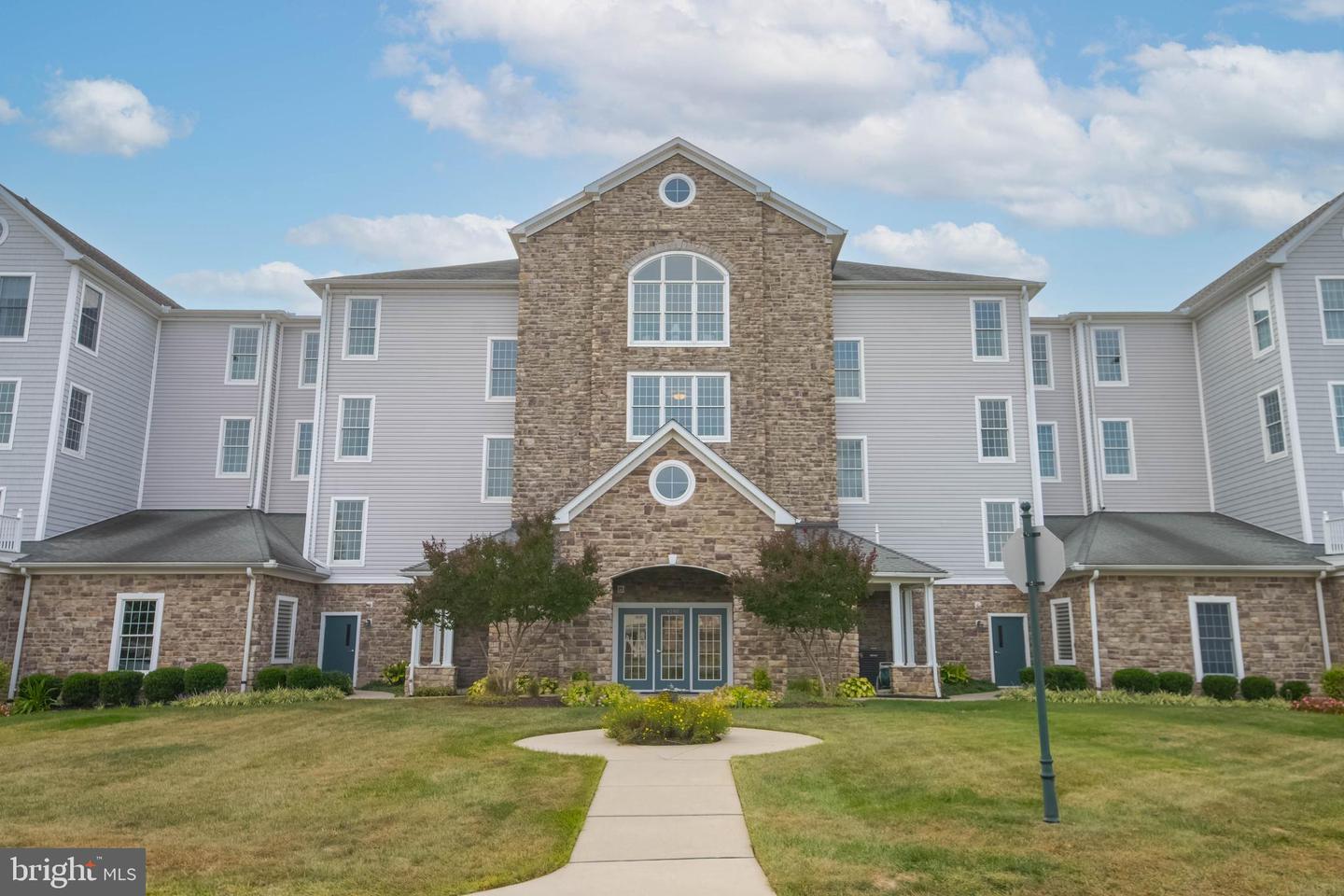 4740-n Water Park Dr #4740n Property Photo
