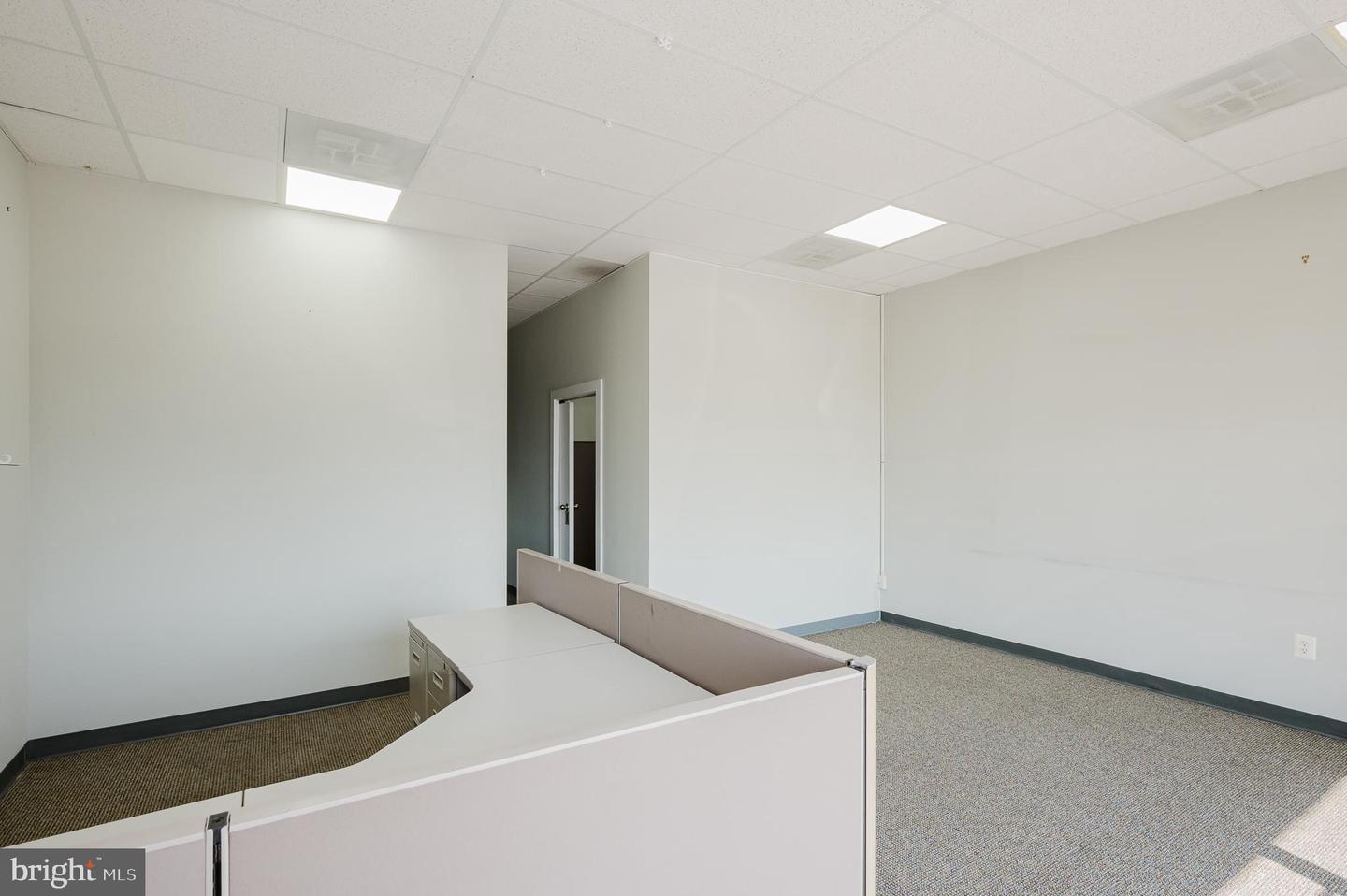 136 S Philadelphia Blvd #unit D Property Photo 4
