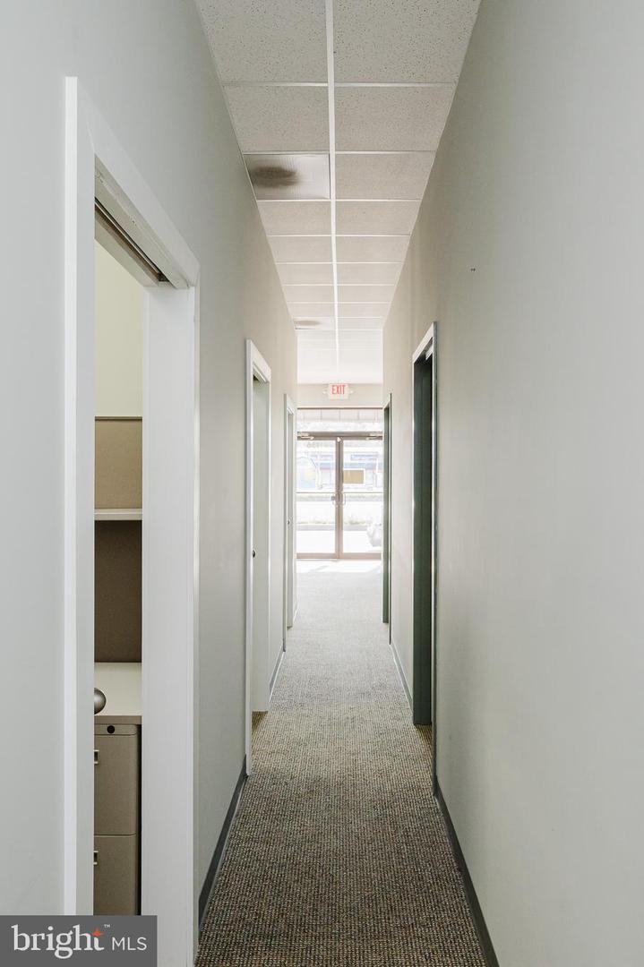136 S Philadelphia Blvd #unit D Property Photo 9