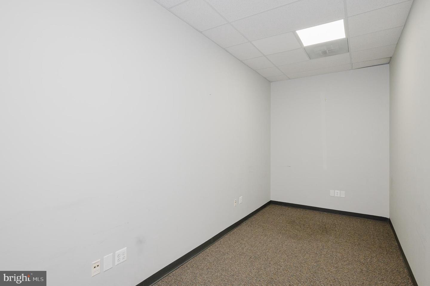 136 S Philadelphia Blvd #unit D Property Photo 10